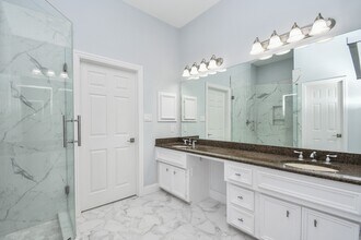 Building Photo - 1016 Studer St