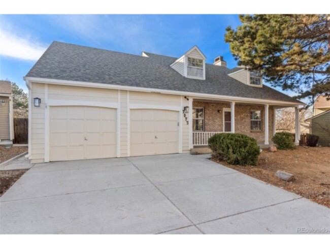 Building Photo - Welcome to your new home in Centennial, wh...