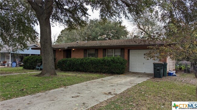 Foto del edificio - 1437 Highland Dr