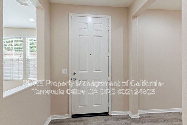 Foto del edificio - 32366 Turner Ln