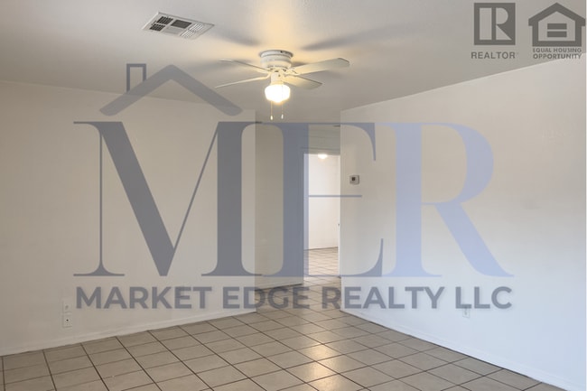 Foto del edificio - 3Bed/1Bath Home at 15th/Peoria! $199 MOVE-IN SPECIAL! Move-In Ready on 12/18/2025!