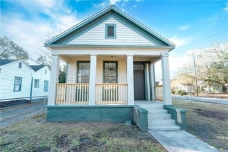 Building Photo - 1013 Elmira St