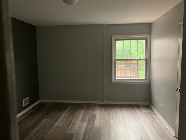 Foto del edificio - 18 Dartmouth Ave