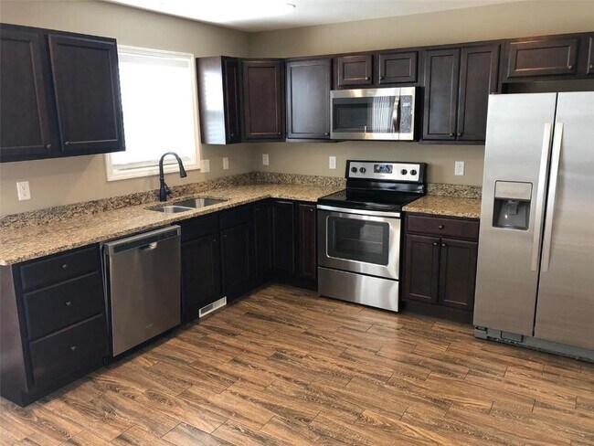 Foto del edificio - 480 Honeysuckle Creek Dr