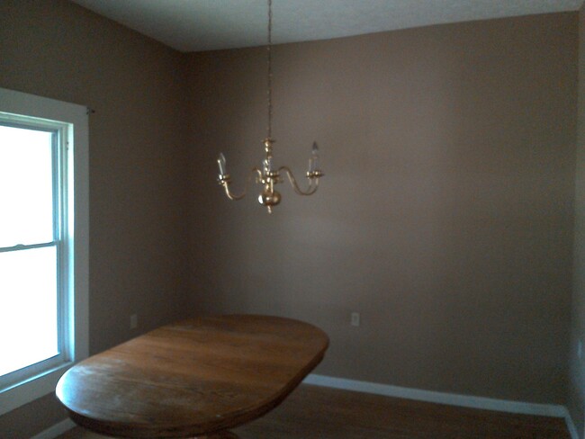 Foto del edificio - **UPCOMING**4 bedroom / 2 bathroom Home fo...