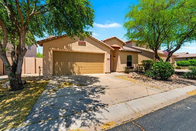 Building Photo - Well maintained 3 bedroom home in Cave Creek AZ - Available Today!