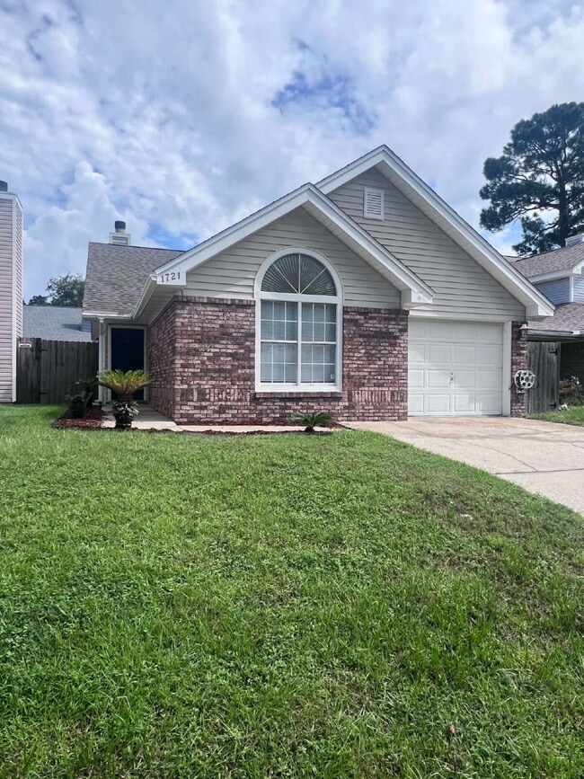 Building Photo - 1721 Colonial Ct