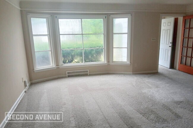 Foto del edificio - 2401 N Taylor Rd