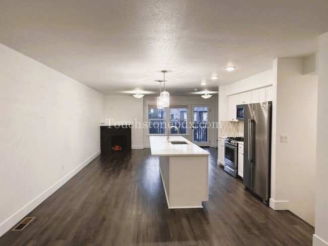 Foto del edificio - 16764 Chula Vista Ave