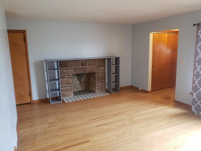 Building Photo - 515 Valleyview Ave NW