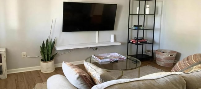 Foto del edificio - 8490 Benton St