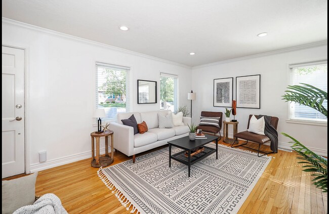 Foto del edificio - 2134 Crystal Ave