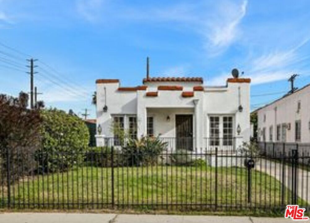 Foto principal - 1034 N Kenmore Ave