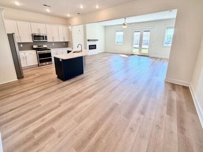 Foto del edificio - OPEN HOUSE! Now Leasing! 3-Bedroom 2.5 Bath Townhome in Olive Branch- Minutes from Methodist Hosp...