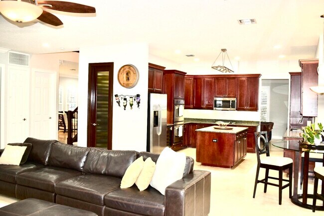 Building Photo - 11118 Misty Ridge Way