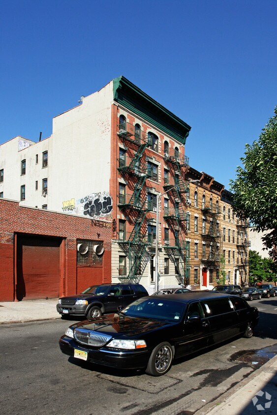 146-148 17th Street - 146-148 17th St