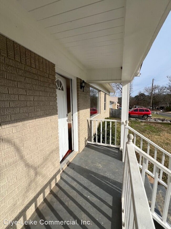Foto del edificio - 3 br, 1 bath House - 810 Woodlawn Avenue