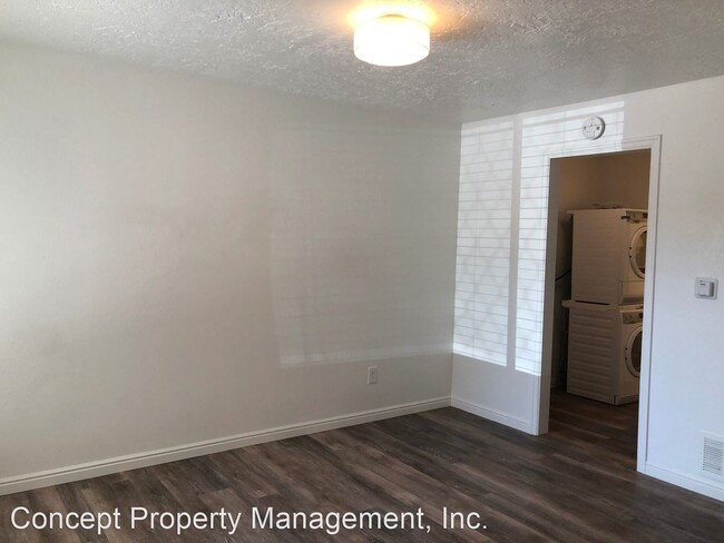 Building Photo - 542 500 E