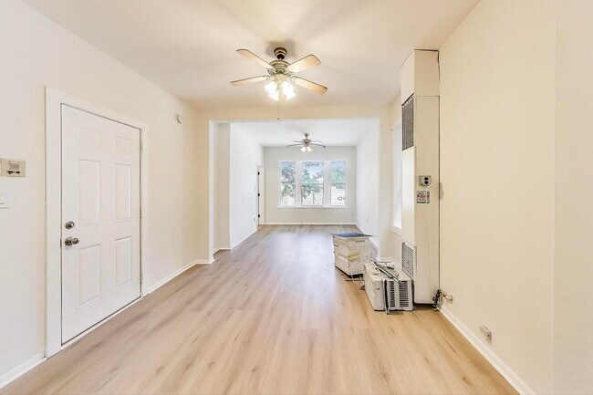 Foto del edificio - 1131 W Taylor St