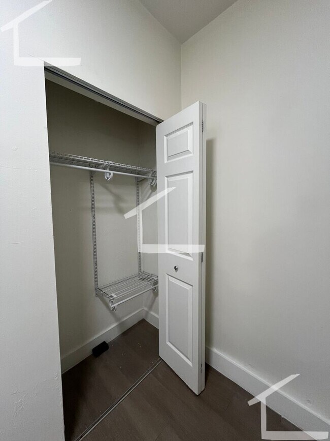 Foto del edificio - 568 Massachusetts Ave