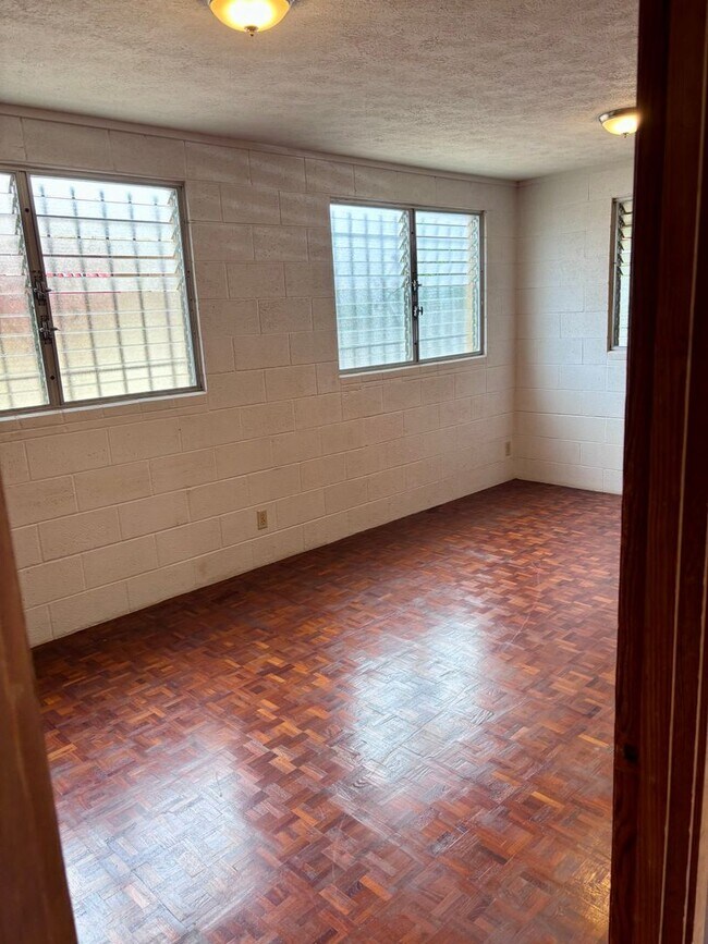 Building Photo - 3463 Kaimuki Ave