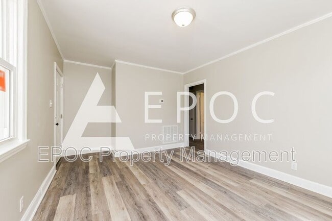 Building Photo - 839 E Brookline St