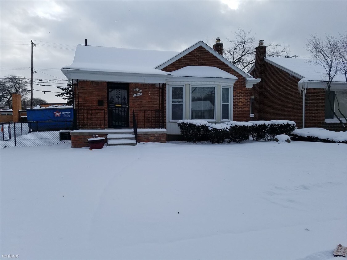 Foto principal - 13001 Rosemary Blvd