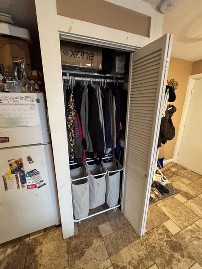 Photo - WOW!!!!  GREAT DEAL!  1 BEDROOM ON ALLSTON/BRIGHTON LINE AVAIL 9/1 House