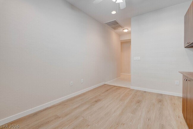 Foto del edificio - 2551 Moonlight Valley Ave