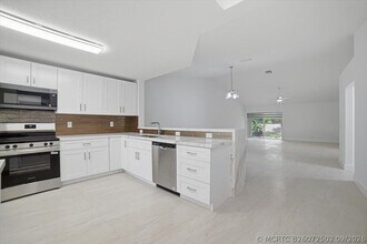 Building Photo - 4112 Pine Ridge Ln