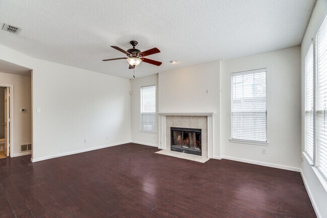 Foto del edificio - 6813 Ashmont Dr