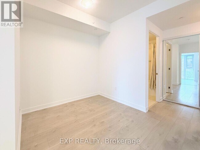 Building Photo - 50 Wellesley St E