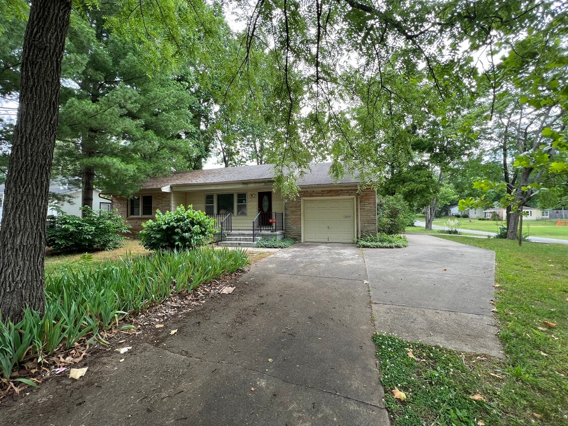 2128 S Glendale Ave, Springfield, MO 65804 House Rental in