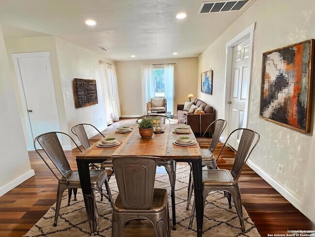 Foto del edificio - 6803 Indian Lake Dr