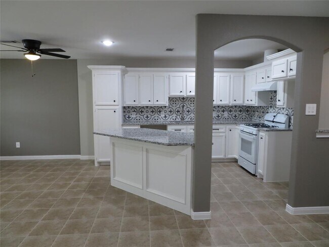 Building Photo - 5403 Farley Dr