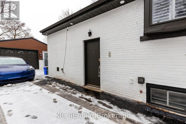 Photo du bâtiment - 156 Commercial St