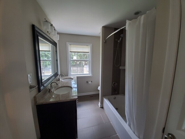 Building Photo - 317 Wickersham Way