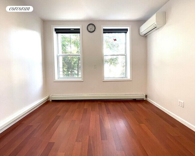 Foto del edificio - 7110 Fort Hamilton Pkwy