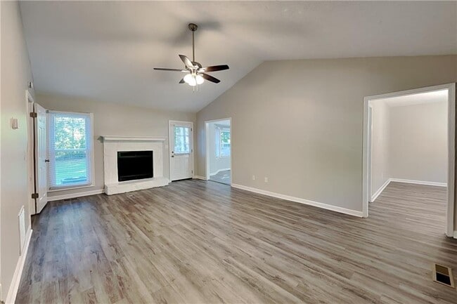 Building Photo - 4036 Evelyn Dr