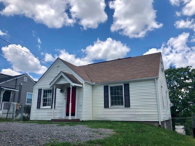 Front of house has parking. - 604 Hamilton Ave House