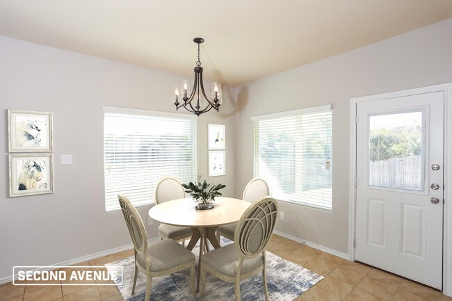 Foto del edificio - 661 Creekview Dr