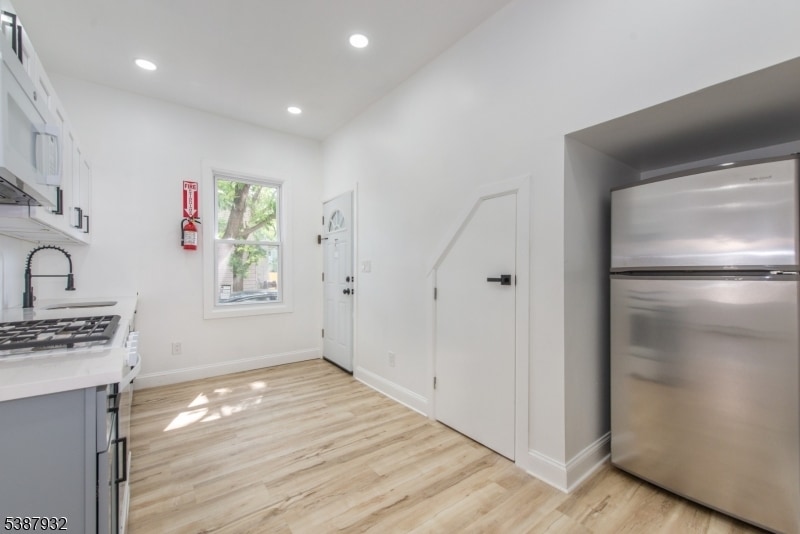 Foto principal - 48 N York St