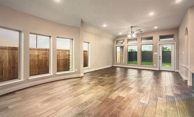 Foto del edificio - 2626 Primrose Bloom Ln