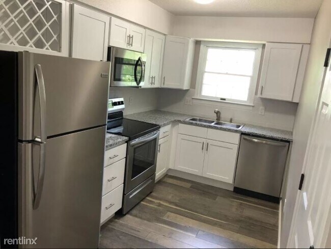 Building Photo - 1 br, 1 bath Condo - 1 Concorde Way