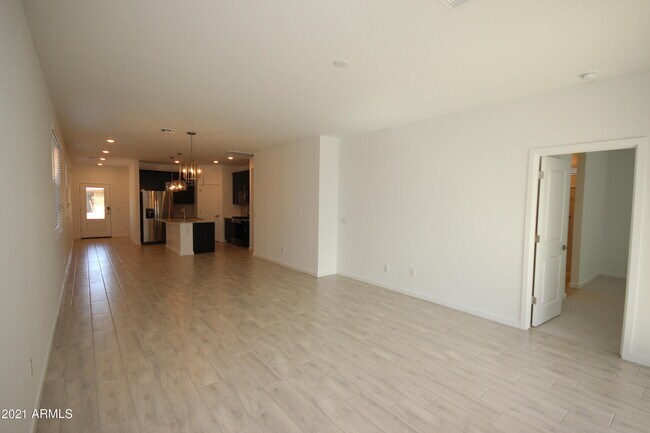 Building Photo - 14203 W Voltaire St