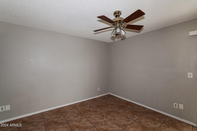 Foto del edificio - 1109 W Renee Dr