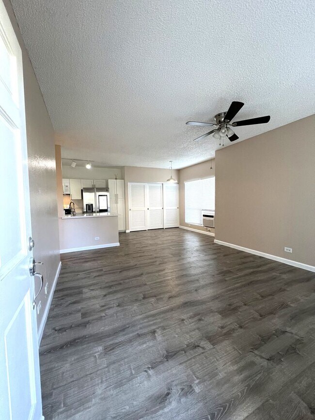 Foto del edificio - Palm Court 2 bedroom and 2 bathroom ground floor unit with 2 parking