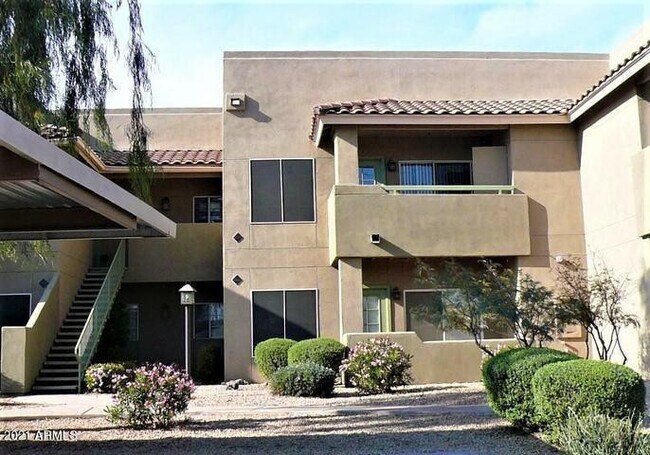 Foto del edificio - 9451 E Becker Ln