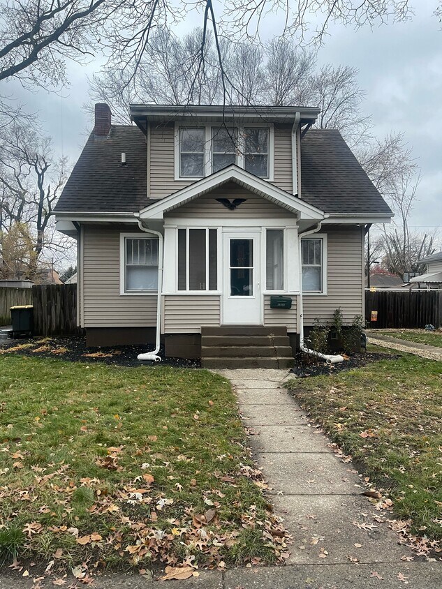 Primary Photo - 18052 Lorenz Ave