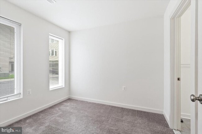 Building Photo - 1502 Trafalgar Ln